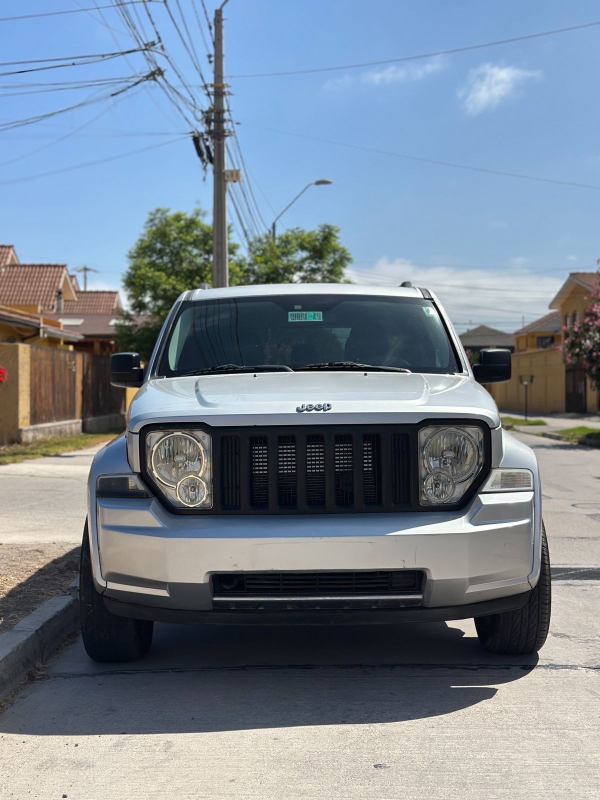 Jeep Cherokee Limited 2011 - Miniatura 2
