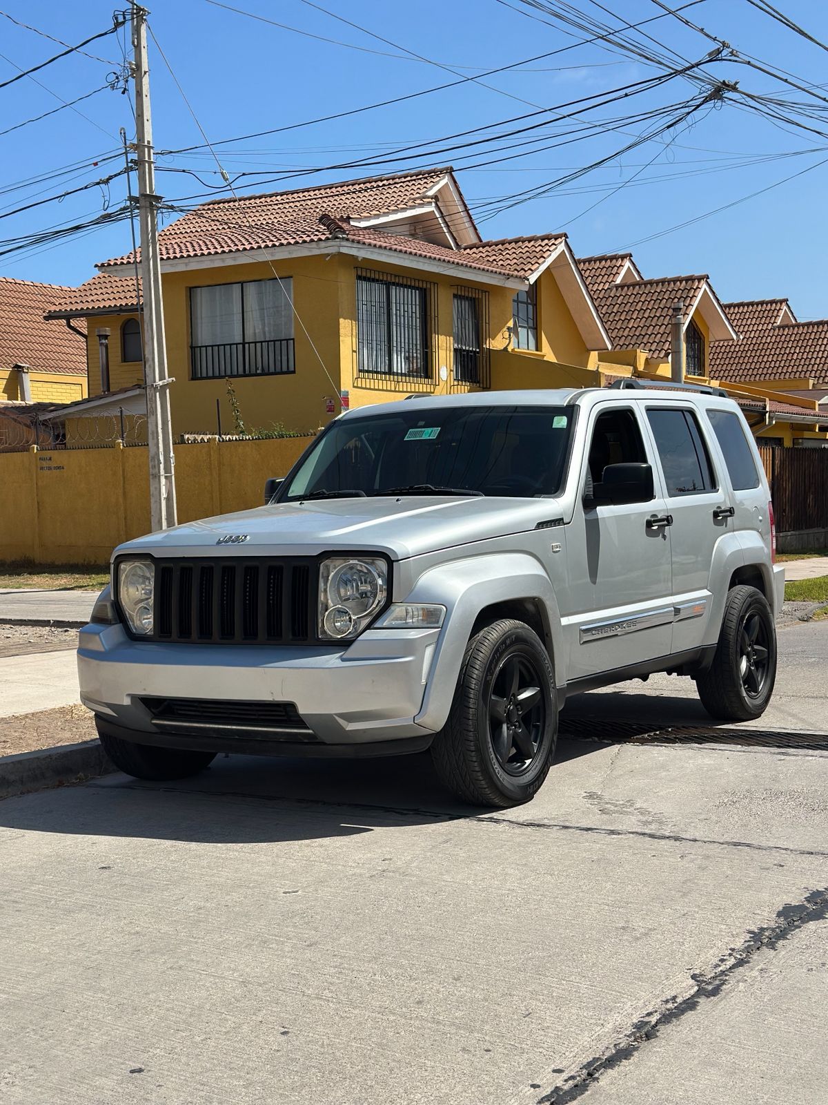 Jeep Cherokee Limited 2011 - Miniatura 3